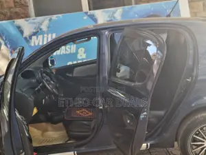 Toyota Vitz 2003 Blue