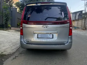 Hyundai Starex 2015 Silver