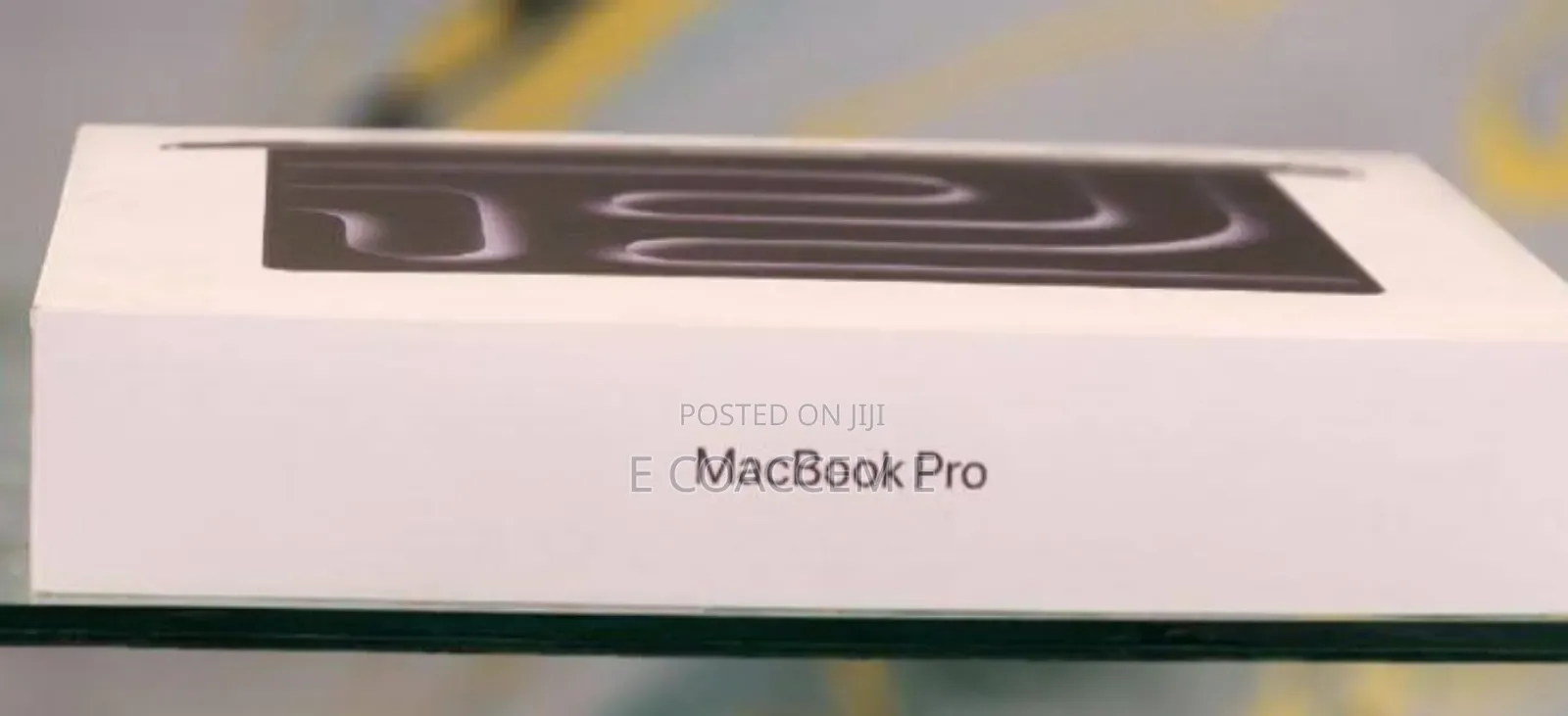 New Laptop Apple Macbook Pro 2025 M5 14-Inch 16GB Apple M5 SSD 512GB