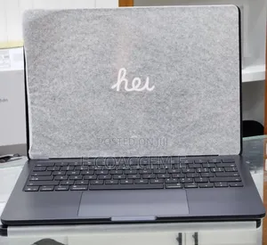 New Laptop Apple MacBook Air 2025 M4 15-Inch 16GB Apple M4 SSD 256GB