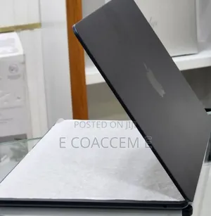 New Laptop Apple MacBook Air 2025 M4 15-Inch 16GB Apple M4 SSD 256GB