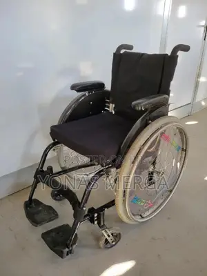 Wheelchair More Discernible//Standard Wheelchair Ecotec 2g