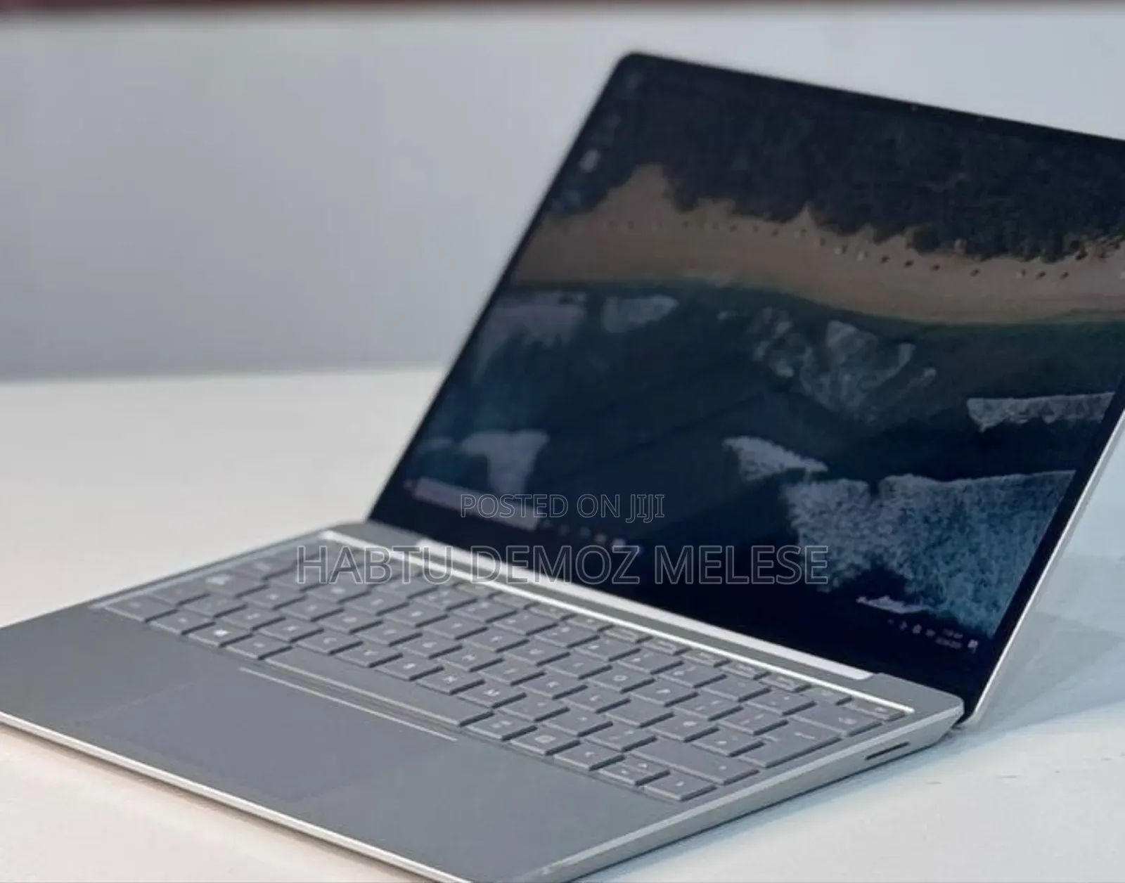 New Laptop Microsoft Surface Go 16GB Intel Core I5 SSD 256GB