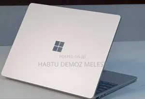 New Laptop Microsoft Surface Go 16GB Intel Core I5 SSD 256GB