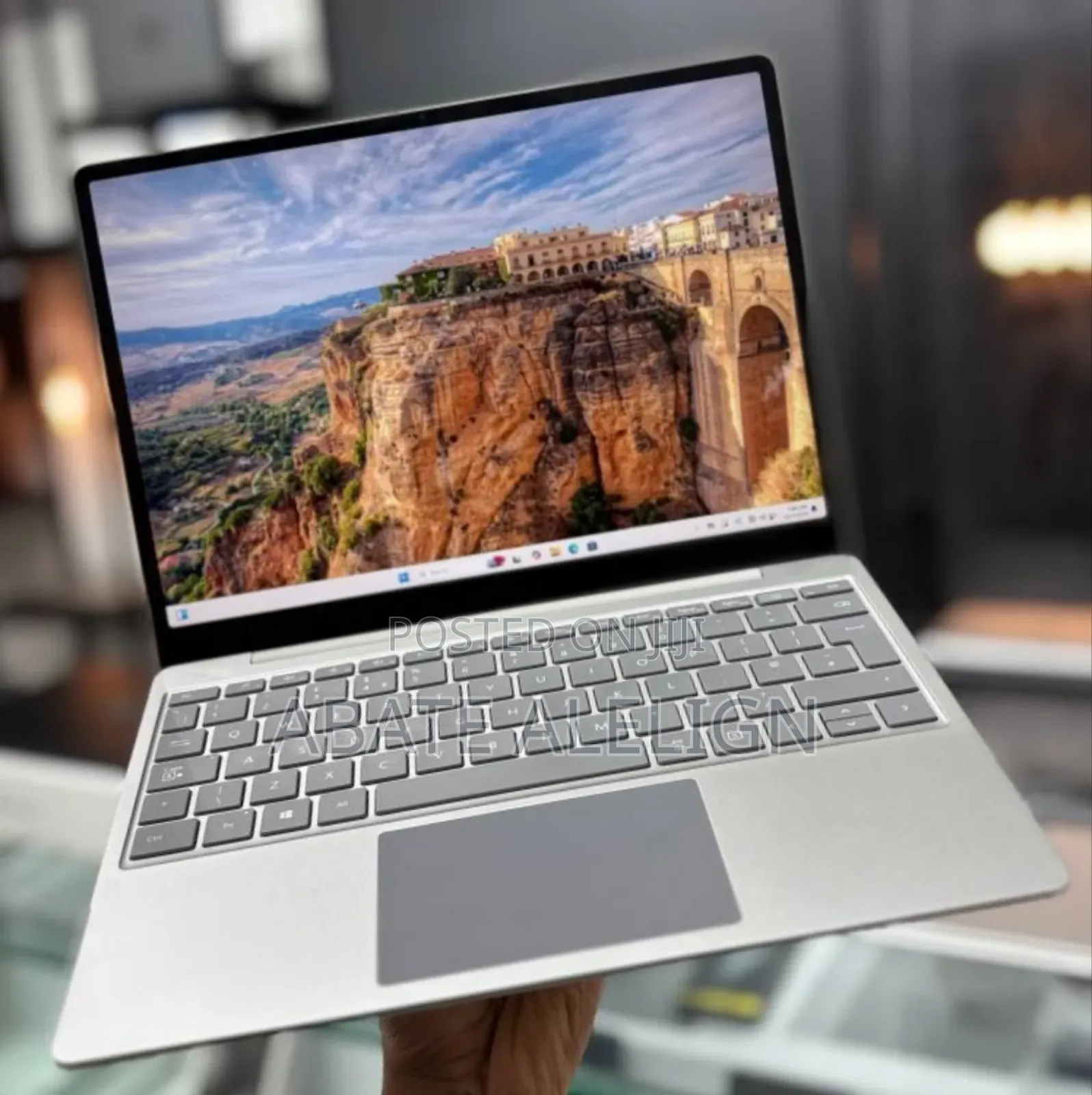 New Laptop Microsoft Surface Go 2 8GB Intel Core I5 SSD 256GB