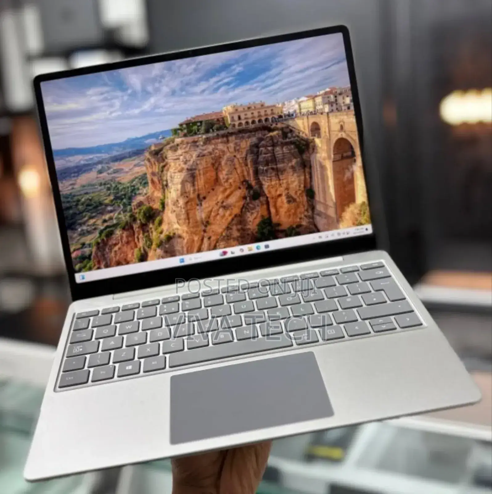 New Laptop Microsoft Surface Go 2 8GB Intel Core I5 SSD 256GB