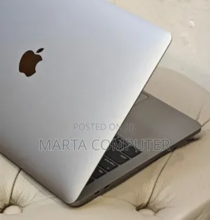 New Laptop Apple MacBook Pro 2019 16GB Intel Core I7 SSD 256GB