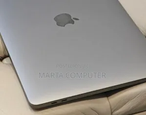 New Laptop Apple MacBook Pro 2019 16GB Intel Core I7 SSD 256GB