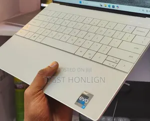 New Laptop Dell XPS 13 32GB Intel Core I7 SSD 512GB