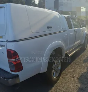 Toyota Hilux 2012 White