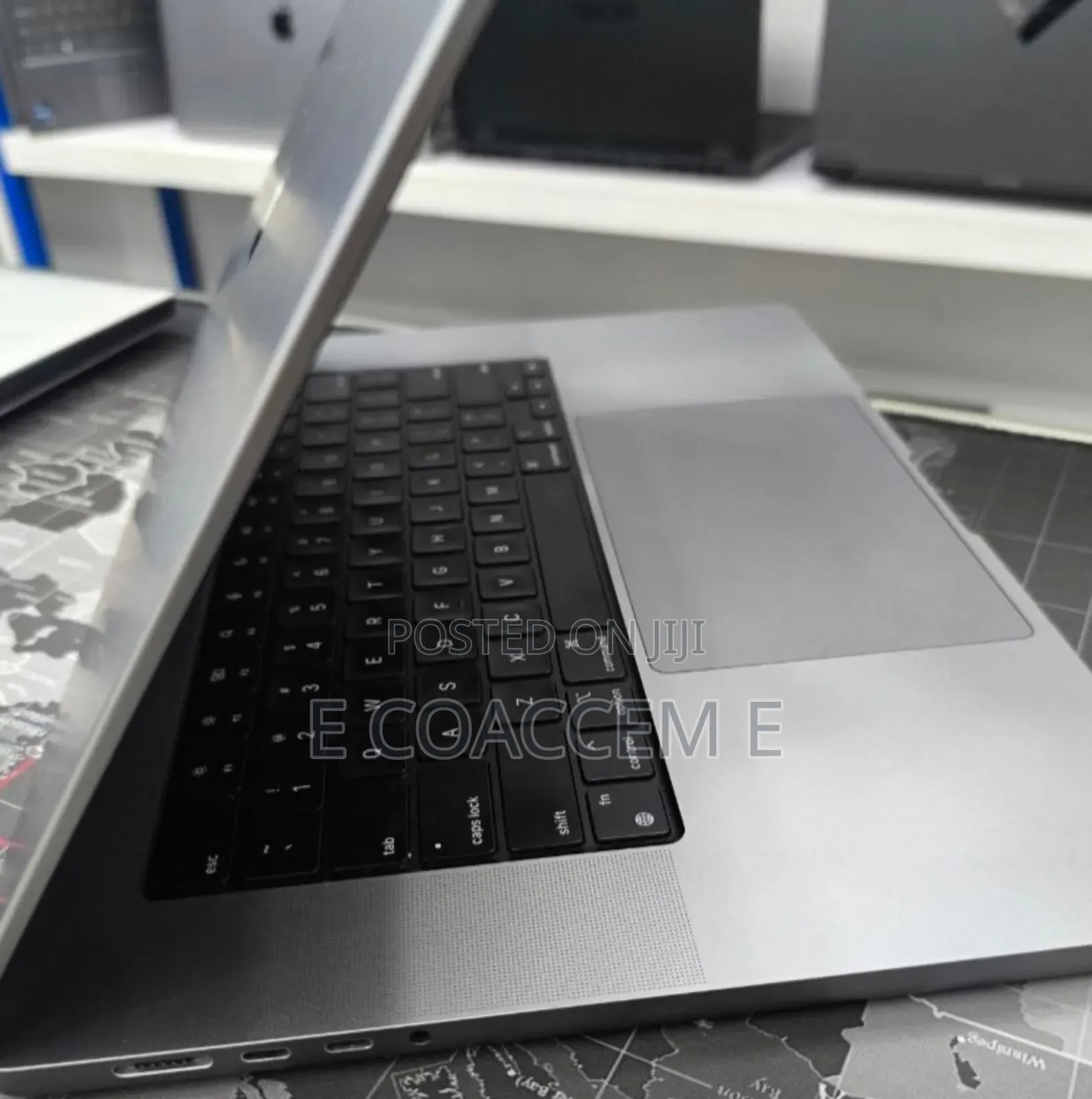 New Laptop Apple MacBook 64GB Apple M1 SSD 1T