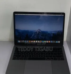 New Laptop Apple MacBook Pro 2017 8GB Intel Core I5 SSD 256GB
