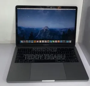 New Laptop Apple MacBook Pro 2017 8GB Intel Core I5 SSD 256GB