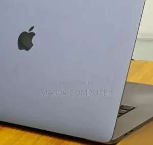 New Laptop Apple MacBook Pro 2019 16GB Intel Core i7 SSD 512GB