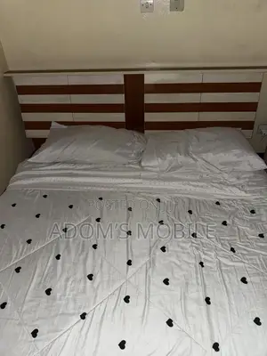 Queen Imported Bed 1:50