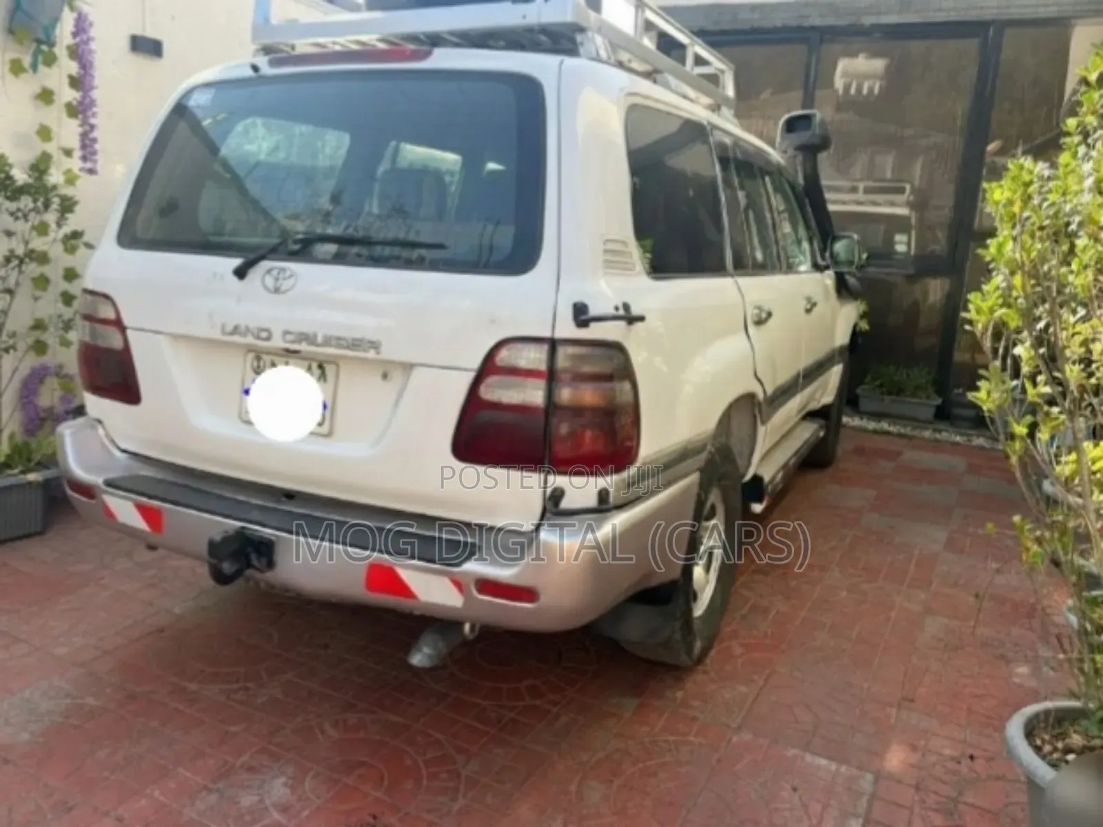 Toyota Land Cruiser 90 2000 White