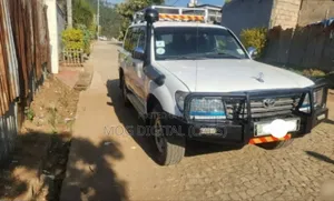 Toyota Land Cruiser 90 2000 White