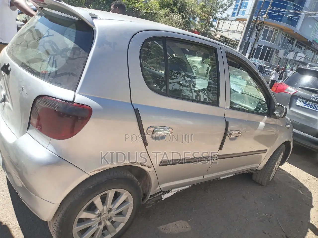 Toyota Vitz 2001 Silver