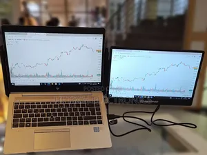 Maxfree Laptop Screen Extender – Dual Screen Setup