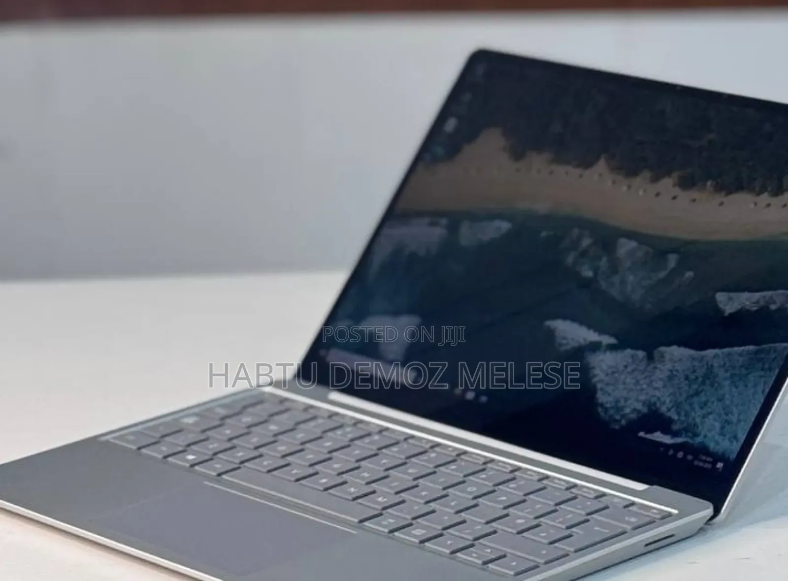 New Laptop Microsoft Surface Go 8GB Intel Core I5 SSD 256GB