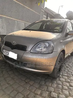 Toyota Vitz 1.0 FWD 3dr 2000 Gray