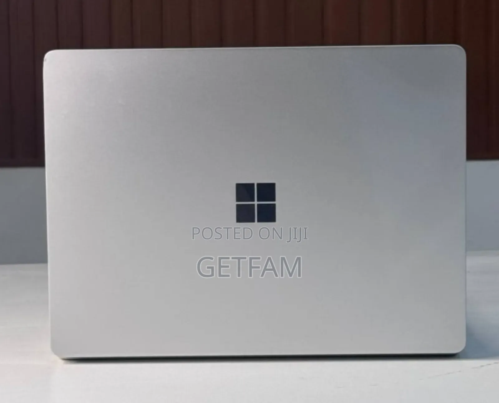 New Laptop Microsoft Surface 8GB Intel Core I5 SSD 256GB