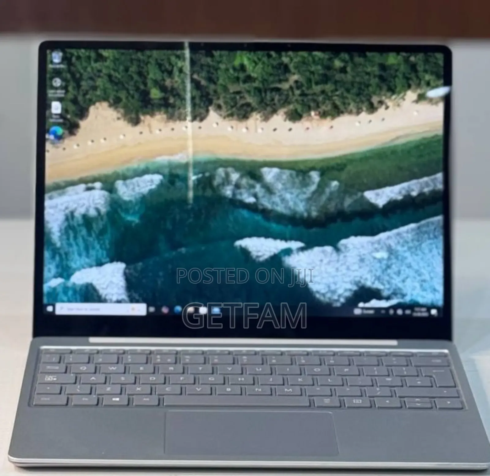 New Laptop Microsoft Surface 8GB Intel Core I5 SSD 256GB