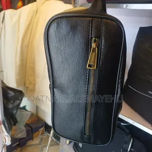 Sports Bag ታኬታ እና ማልያእና ቁምጣ መያዢያ