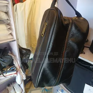 Sports Bag ታኬታ እና ማልያእና ቁምጣ መያዢያ