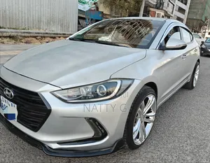 Hyundai Elantra 2016 Silver