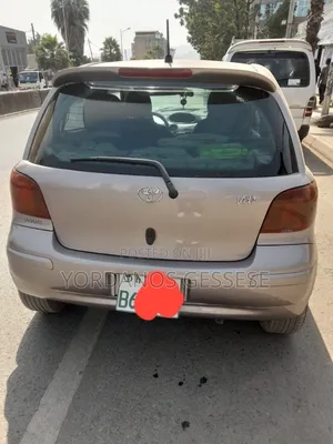 Toyota Vitz 2004 Silver