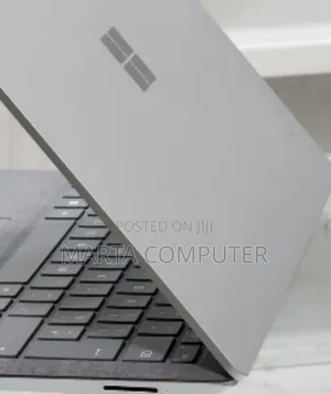 New Laptop Microsoft Surface 16GB Intel Core I7 SSD 256GB
