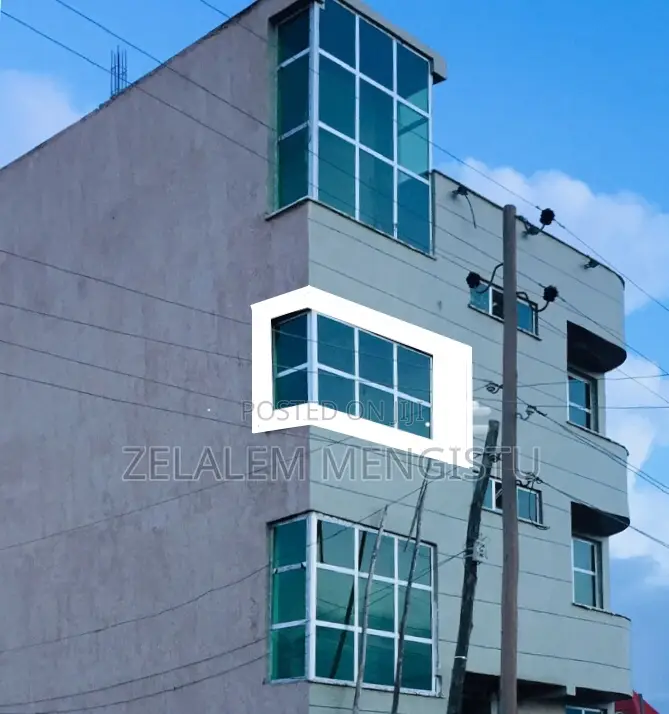 7bdrm Apartment in Real Property, Adama for sale