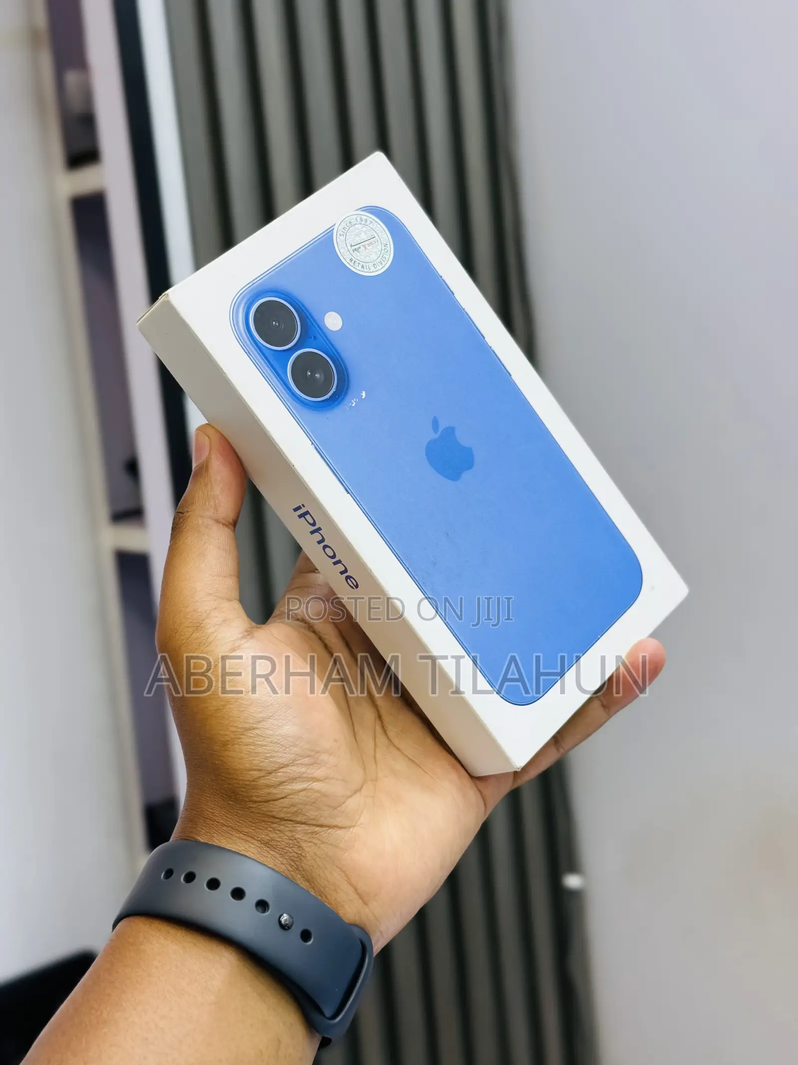 New Apple iPhone 16 128 GB Blue