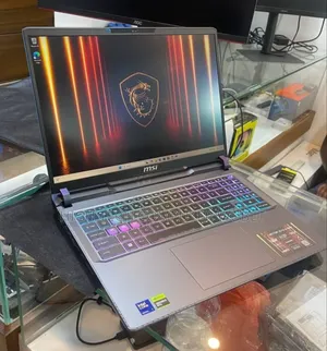 New Laptop MSI Vector 16 HX AI A2XWIG 16GB Intel Core I7 SSD 1T