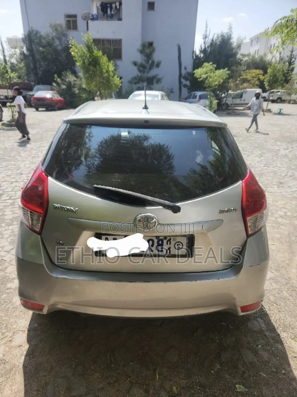 Toyota Yaris SE Hatchback 5dr 2014 Silver