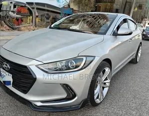 Hyundai Elantra 2016 Silver