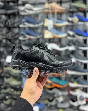 Columbia Techlight Full Black Water Proff Hiking Shoes