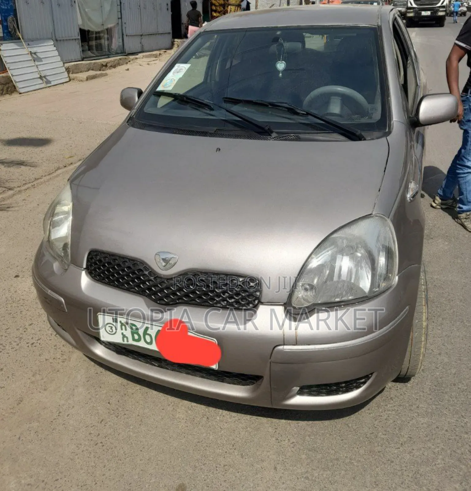 Toyota Vitz 2004 Gold