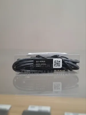 Original Samsung Akg Earphones/ኦሪጅናል ሳምሰንግ Akg የጆሮ ማዳመጫ