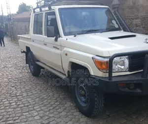 Toyota Land Cruiser 2019 White