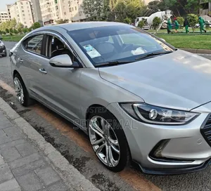 Hyundai Elantra 2016 Silver