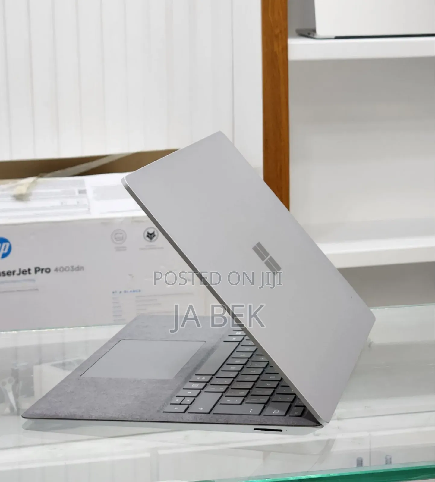 New Laptop Microsoft Surface 16GB Intel Core I7 SSD 256GB