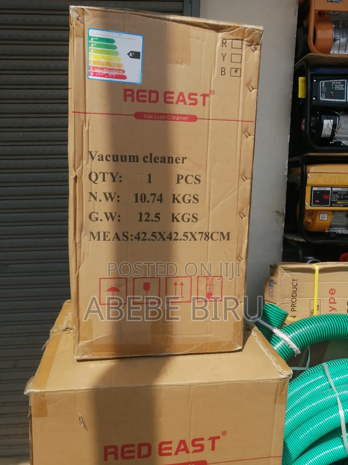 Red-East 30l Vacuum Cleaner