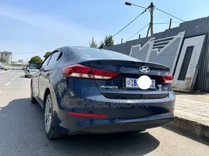 Hyundai Avante 2016 Blue