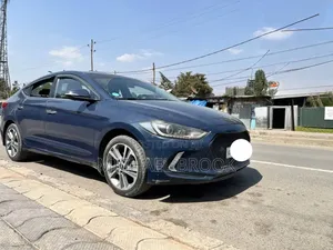 Hyundai Avante 2016 Blue