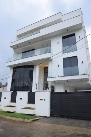 Furnished 8bdrm House in Bole for sale