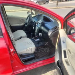 Toyota Yaris 2007 Red