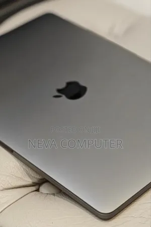 New Laptop Apple MacBook Pro 2019 16GB Intel Core I7 SSD 256GB