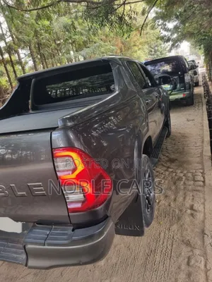 Toyota Hilux 2021 Gray